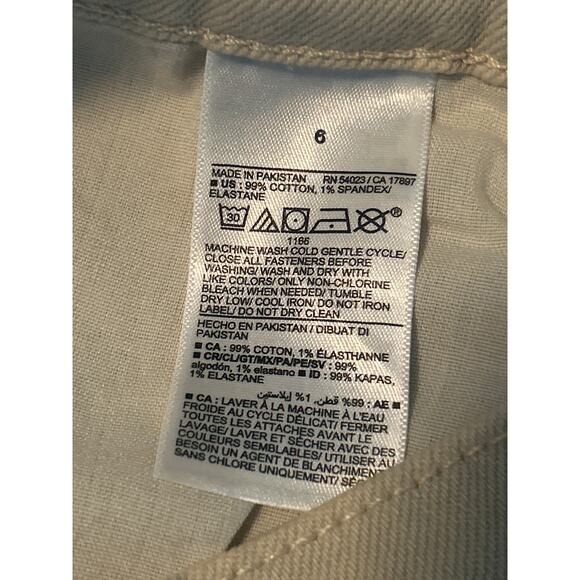 NWT Old Navy Women's Tan Denim Shorts Sky-Hi A-Line Size 6 - Picture 4 of 5